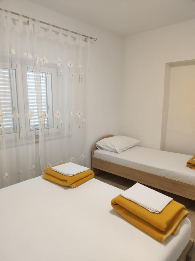 Apartments Katica Metajna Eksteriør billede